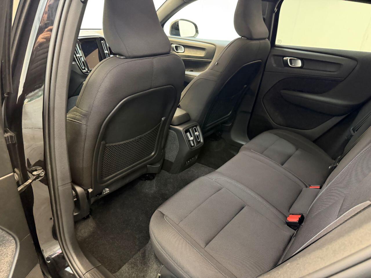 Volvo C40 view 72