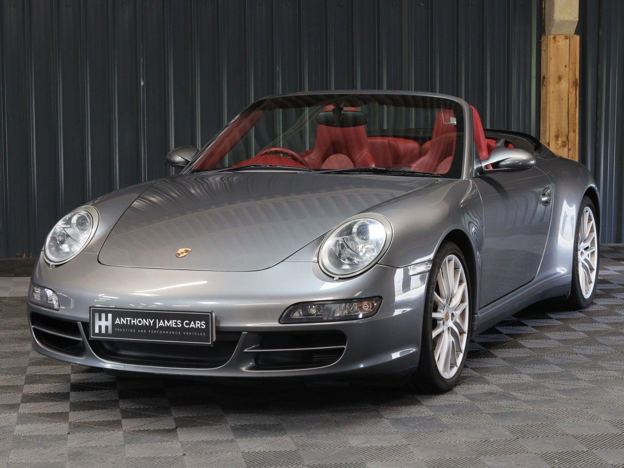 Porsche 911 view 16