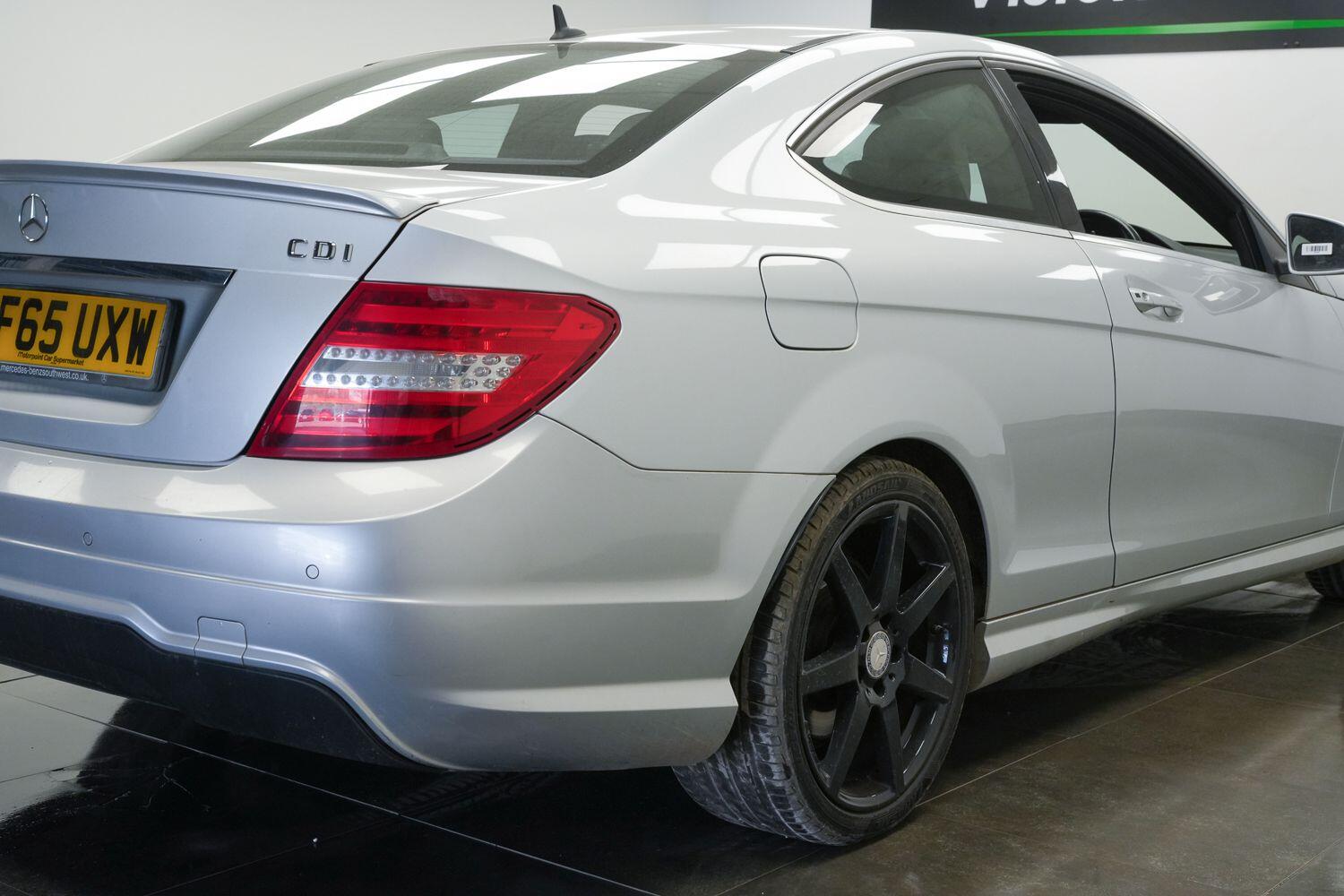 Mercedes-Benz C Class view 4