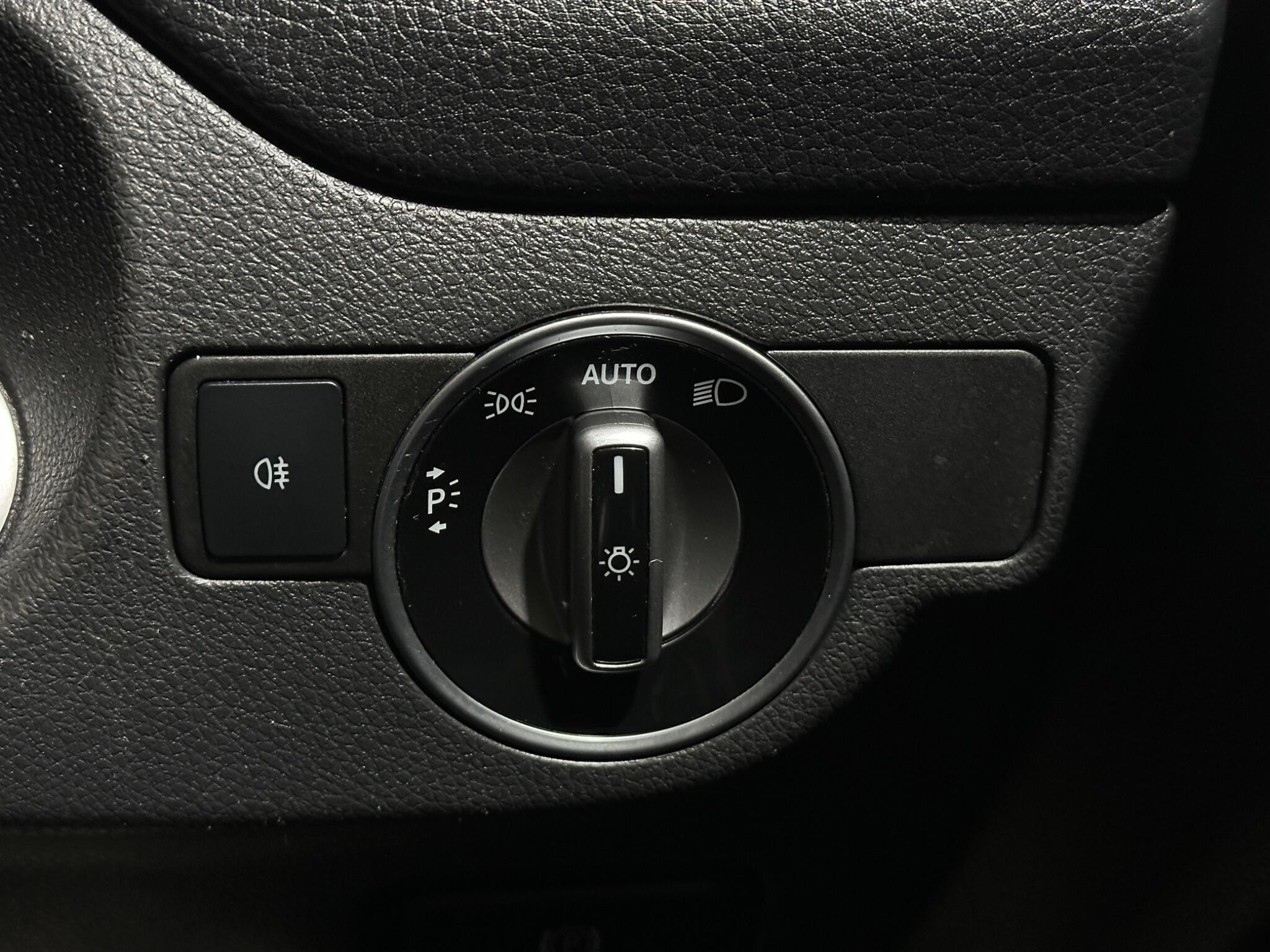 Mercedes-Benz Gla view 18