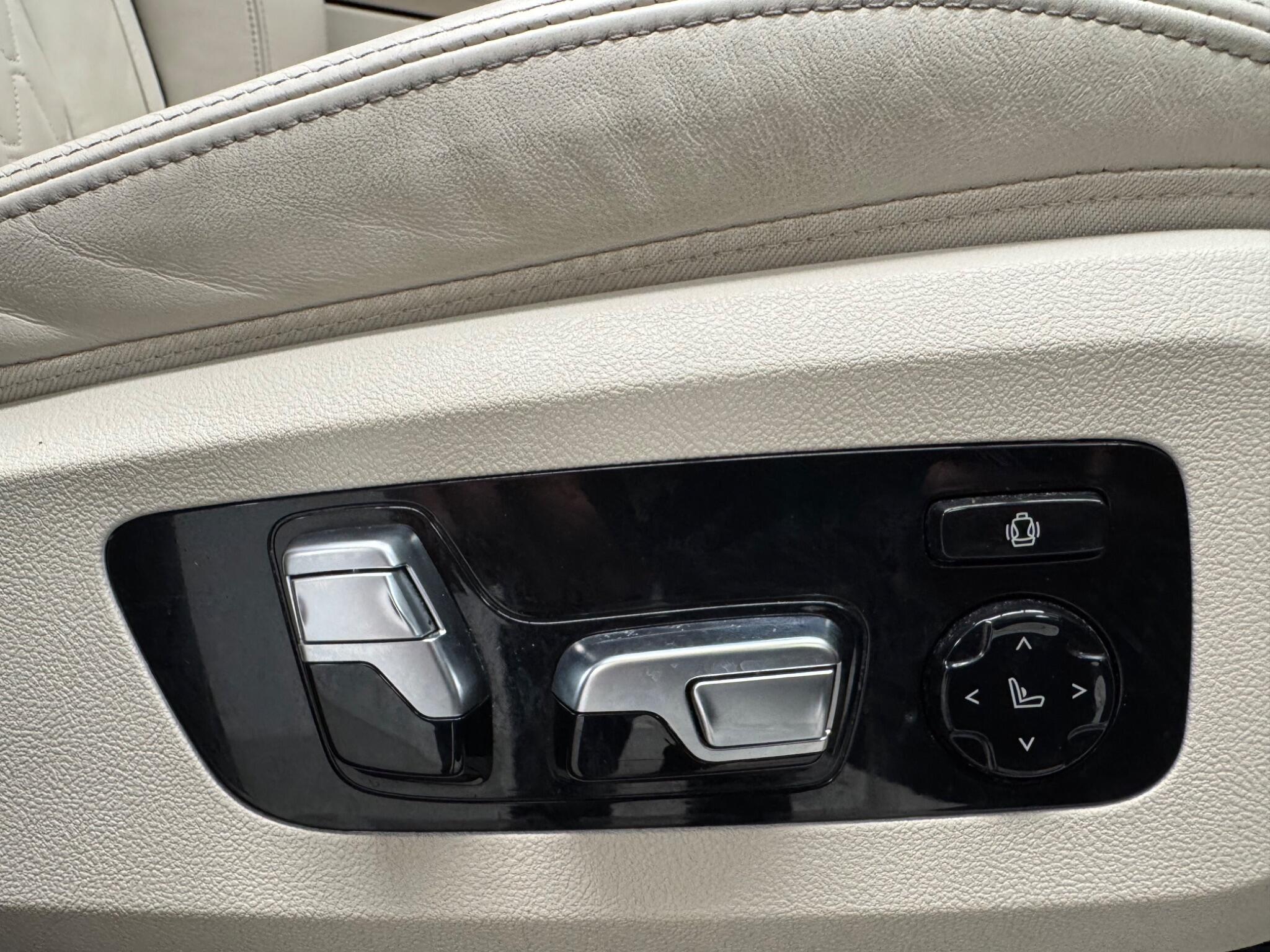 BMW X7 view 18