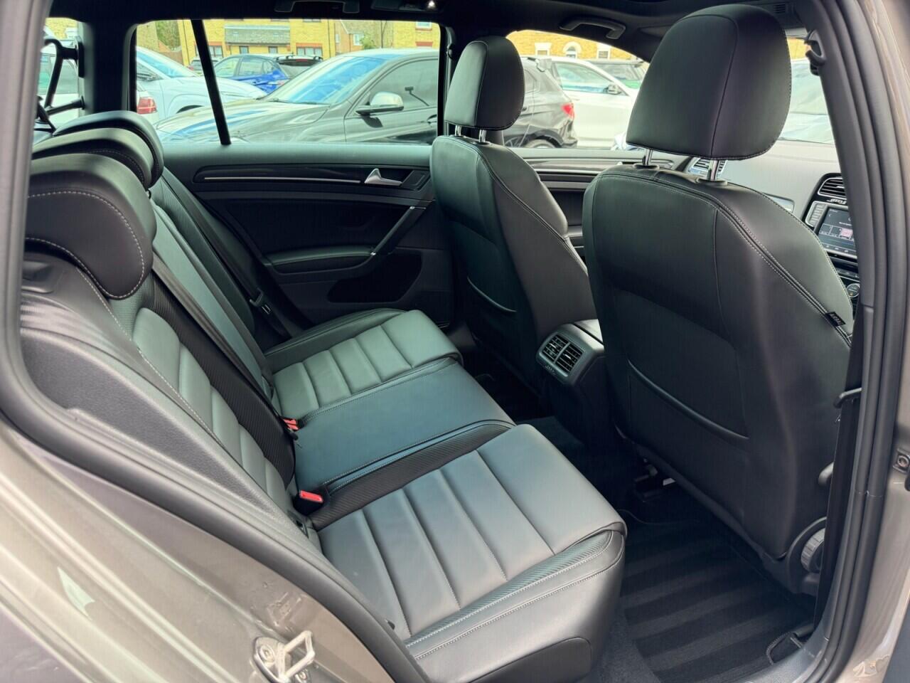 Volkswagen Golf view 22