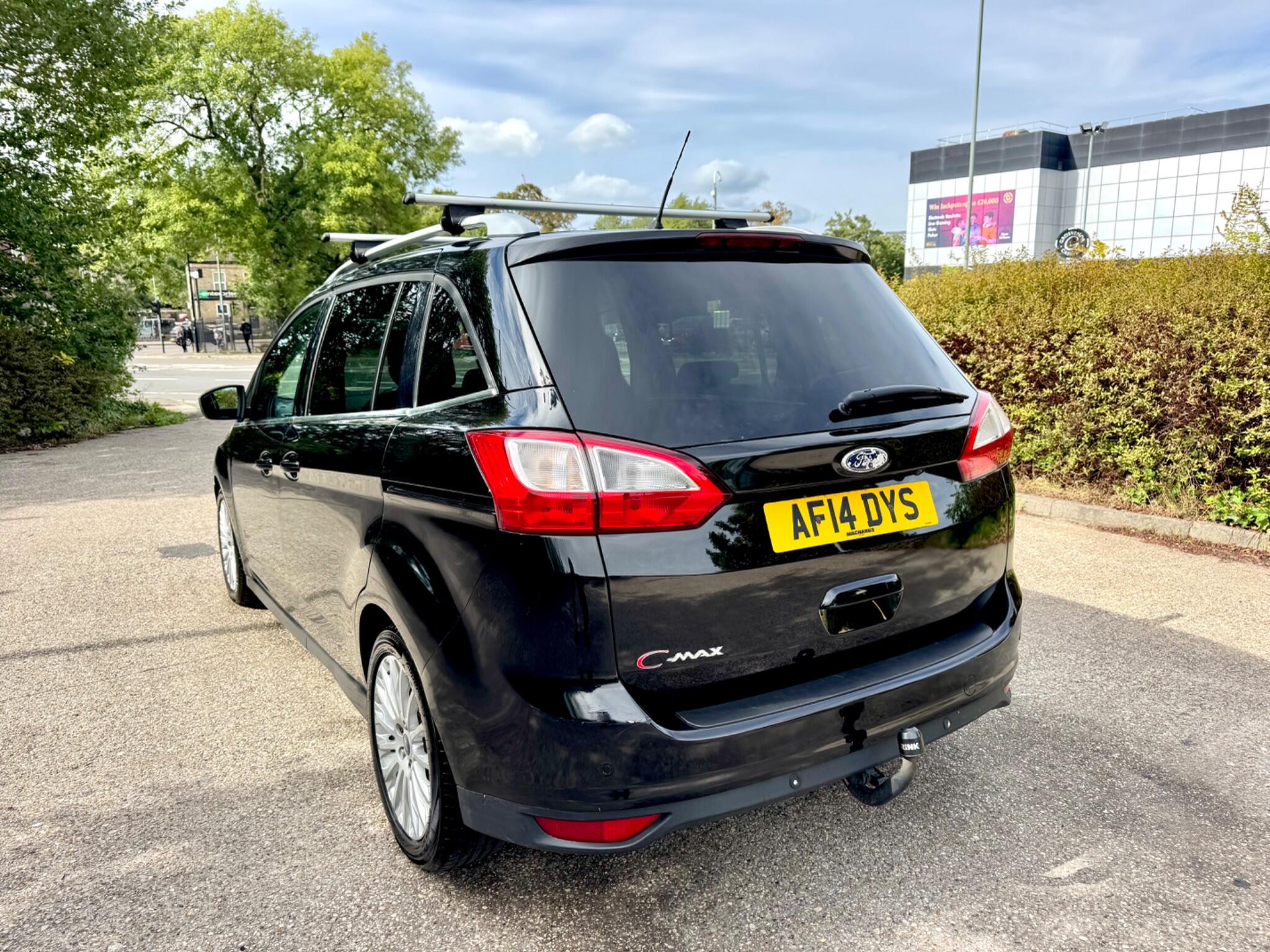 Ford Grand C-Max view 5