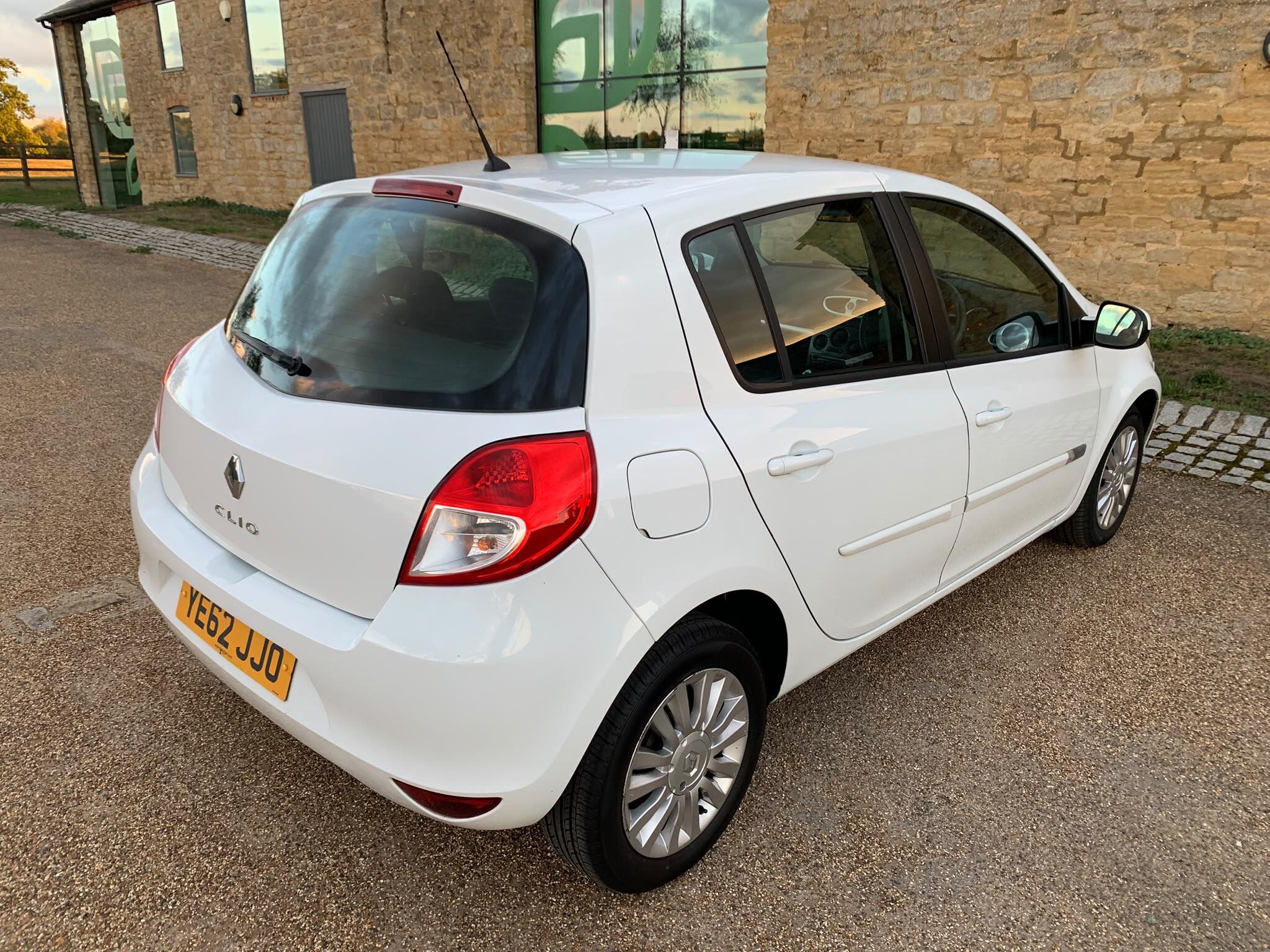 Renault Clio - Image 10