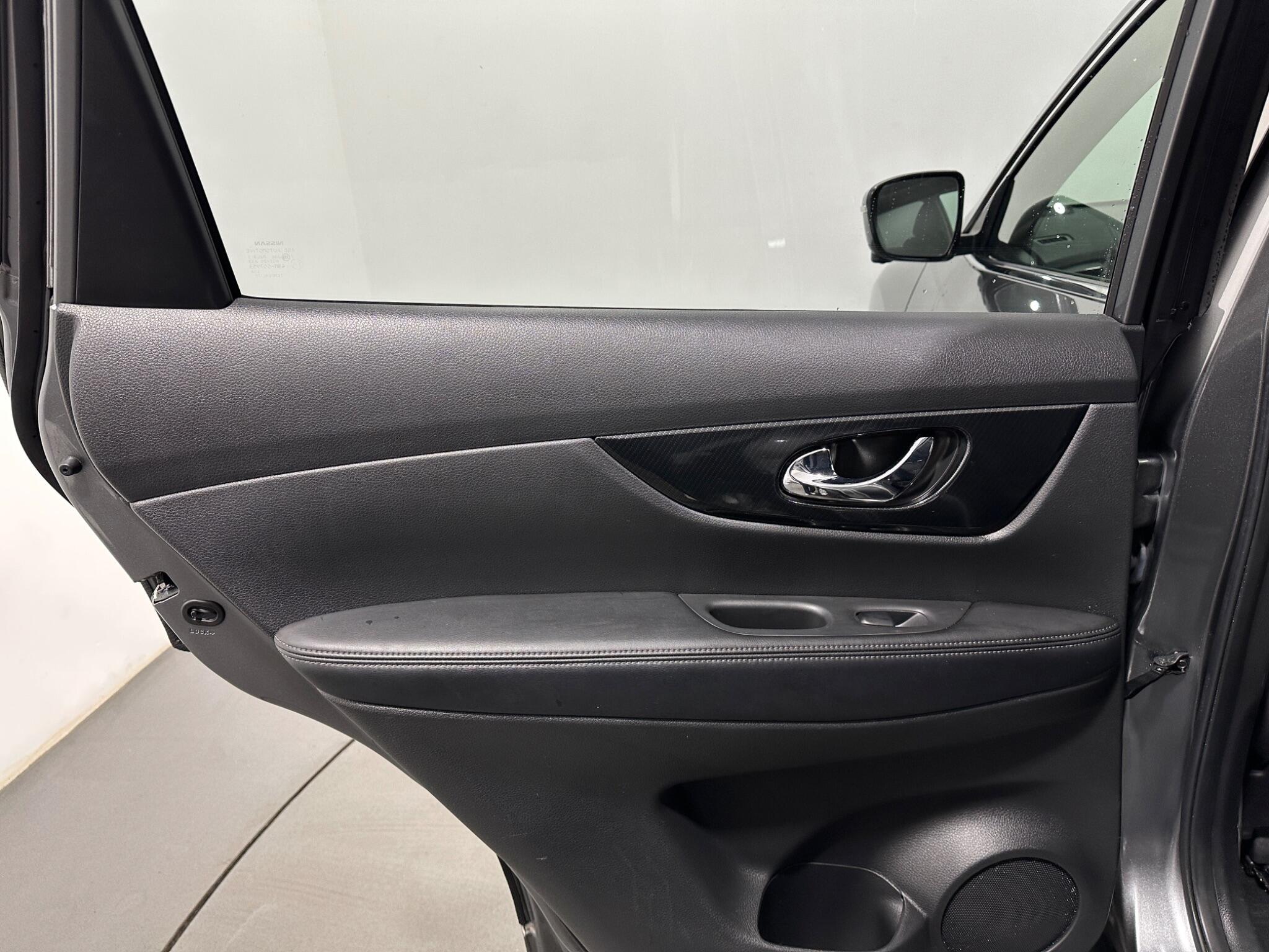 Nissan X-Trail view 40