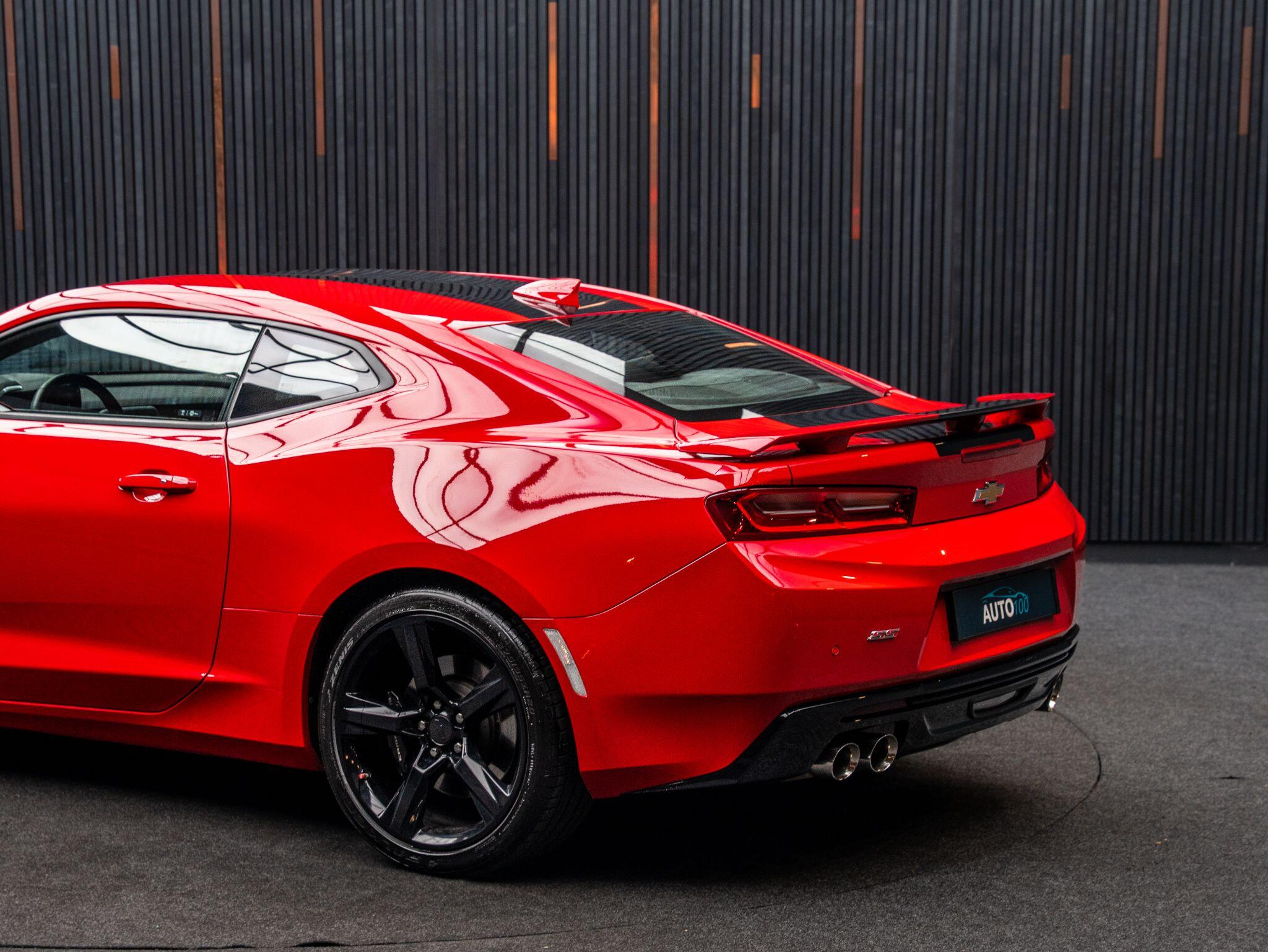 Chevrolet Camaro view 19