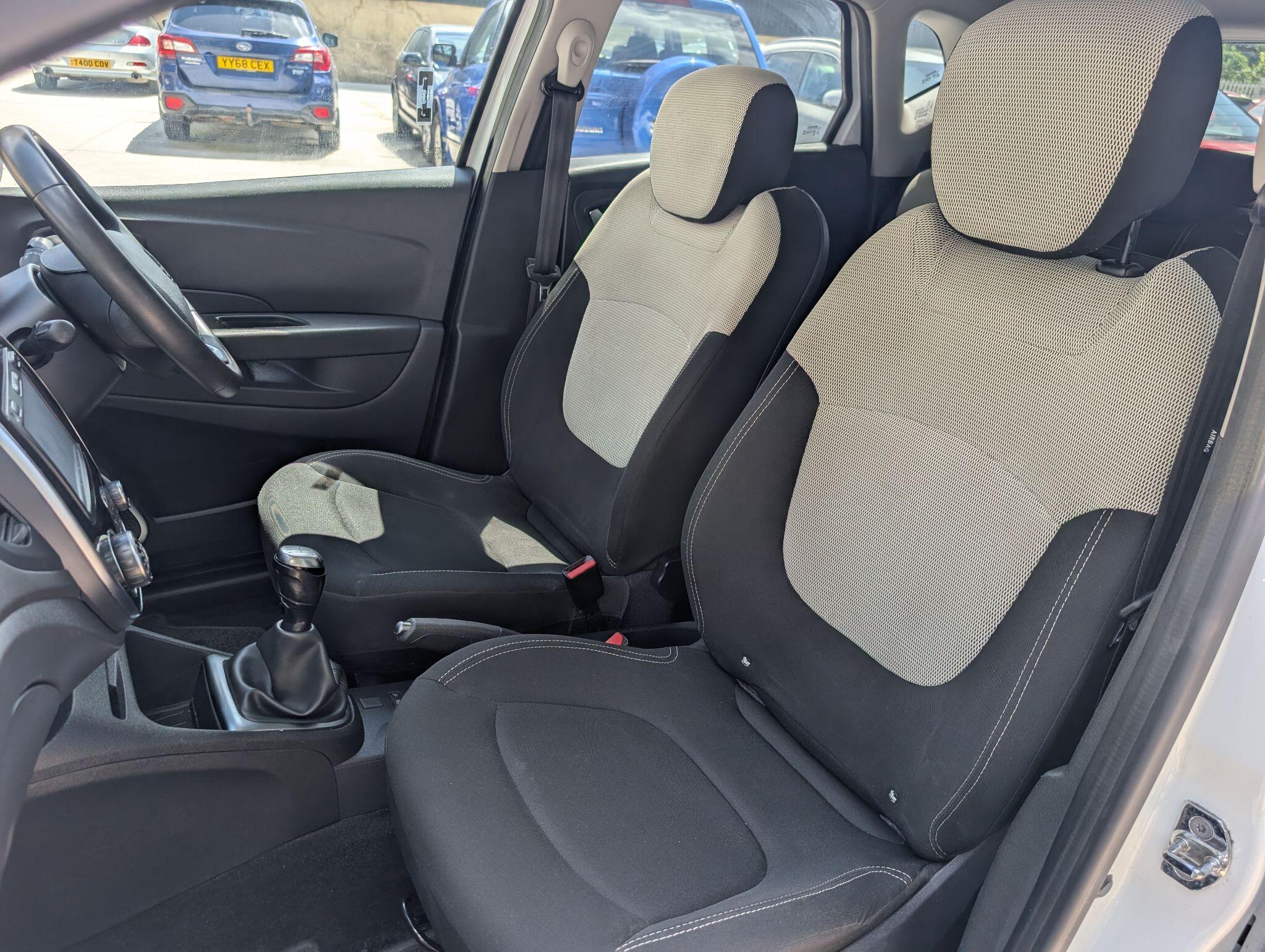Renault Captur view 19