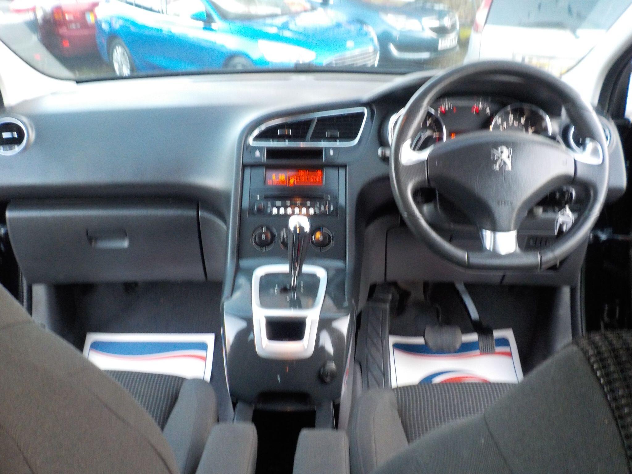 Peugeot 5008 1.6 e-HDi Active EGC Euro 5 (s/s) 5dr