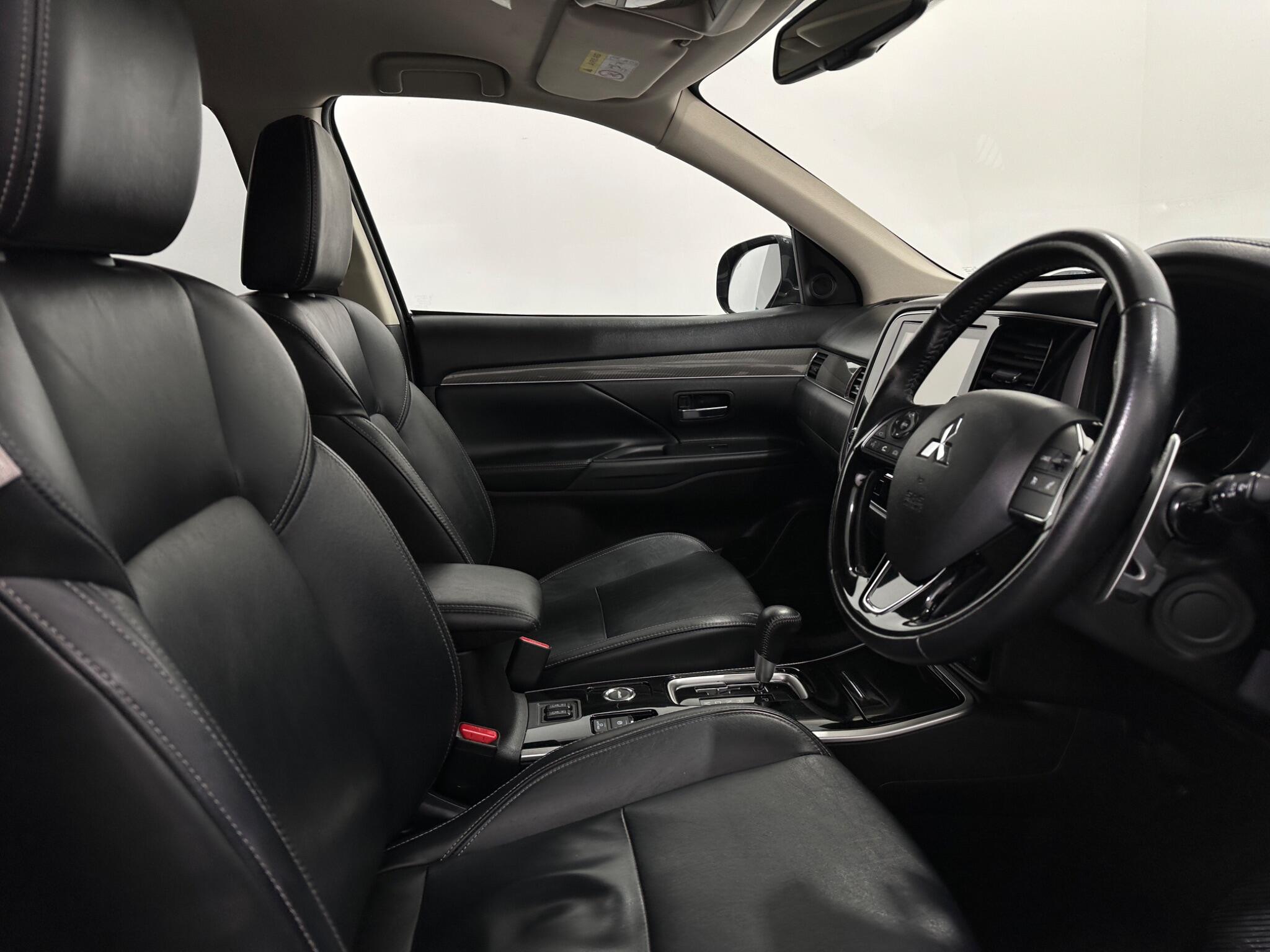 Mitsubishi Outlander view 31
