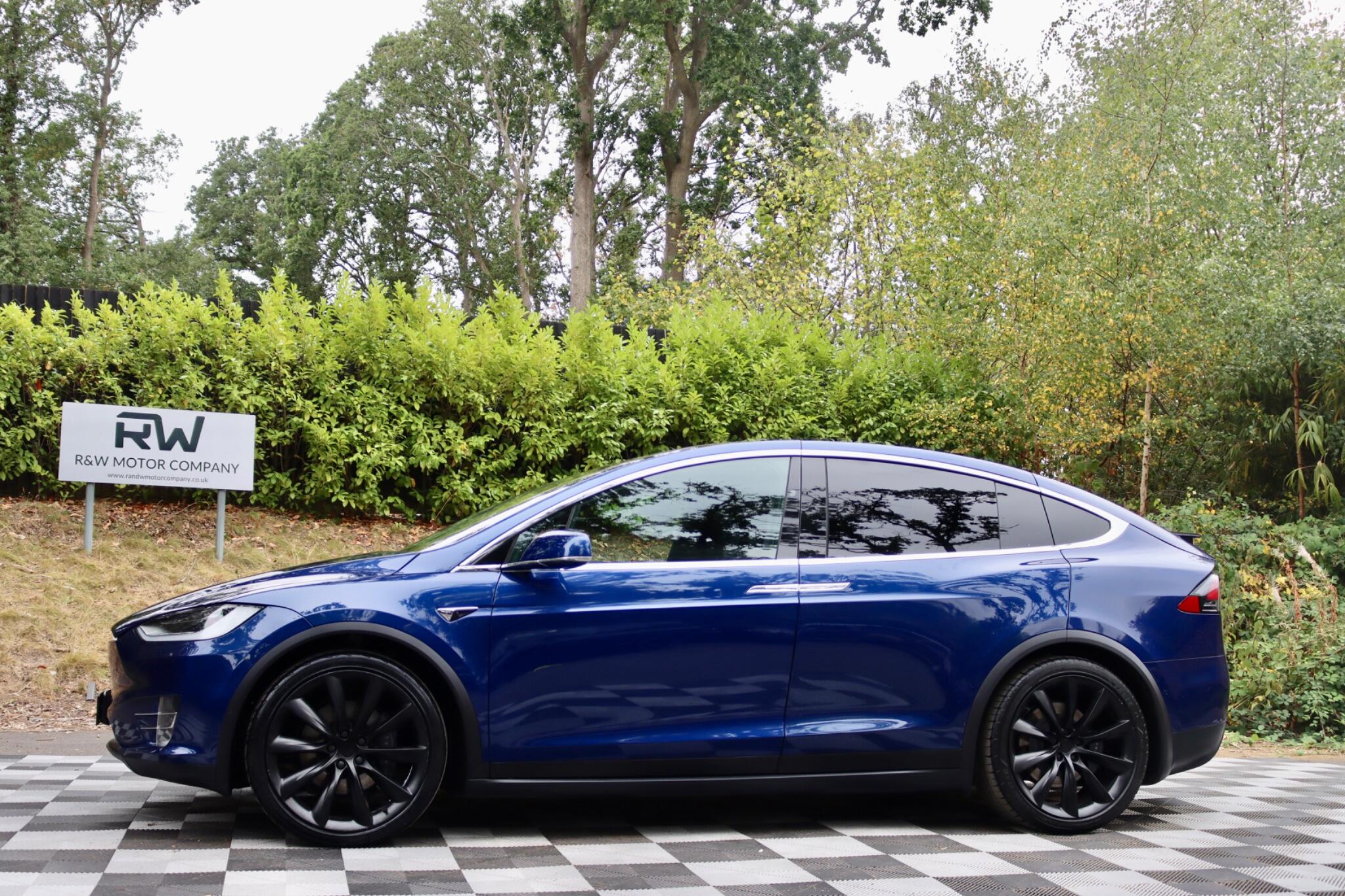 Tesla Model X view 19