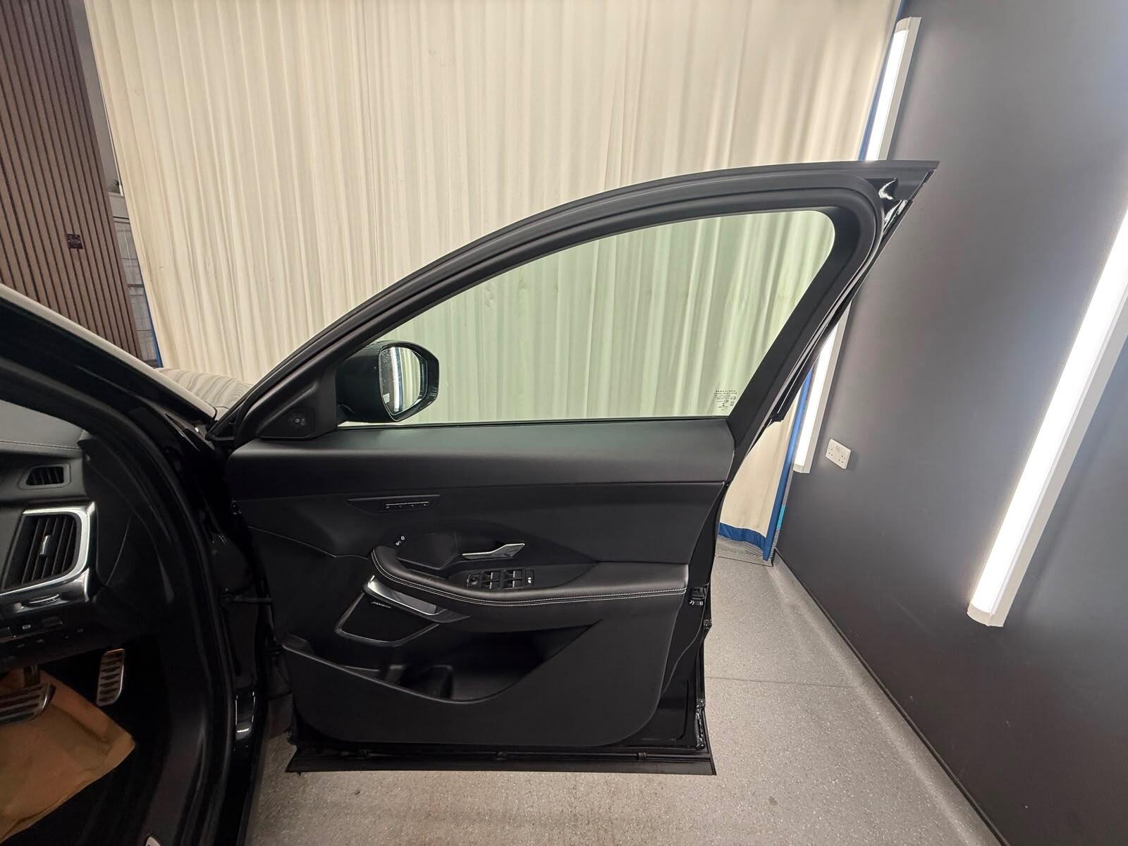 Jaguar E-Pace view 16