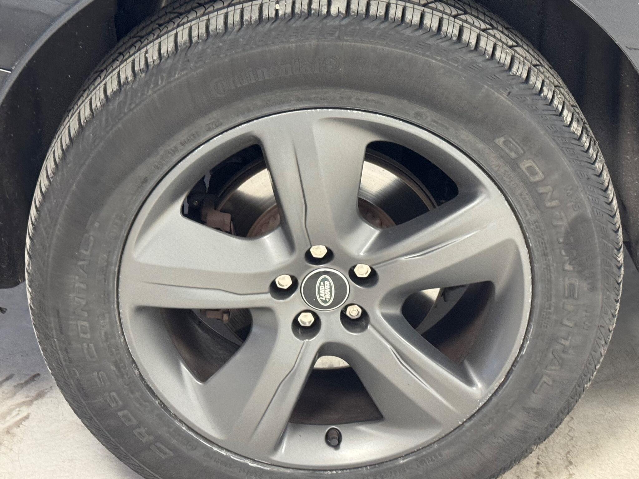 Land Rover Range Rover Velar view 14