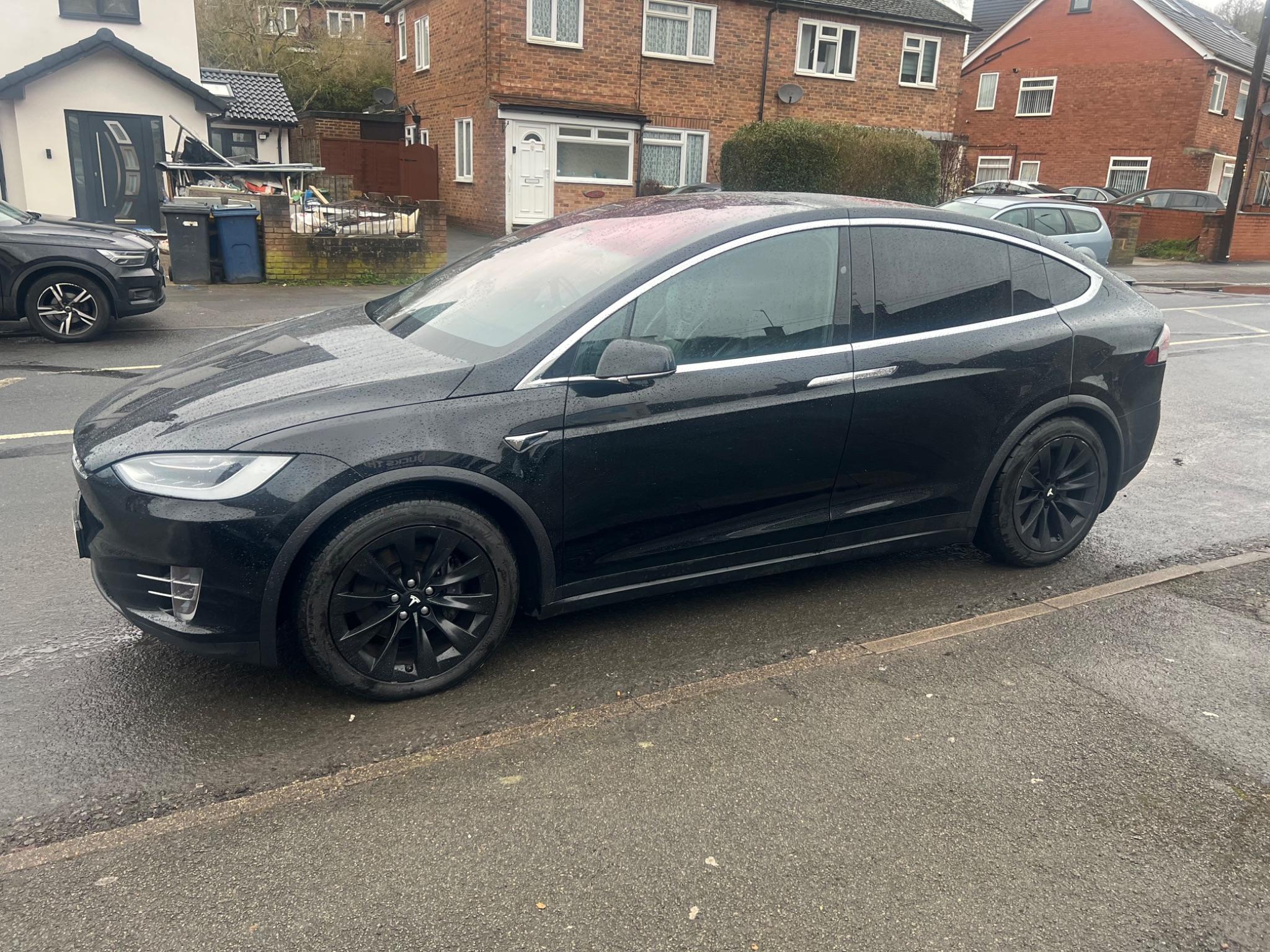 2017 Tesla Model X image 16