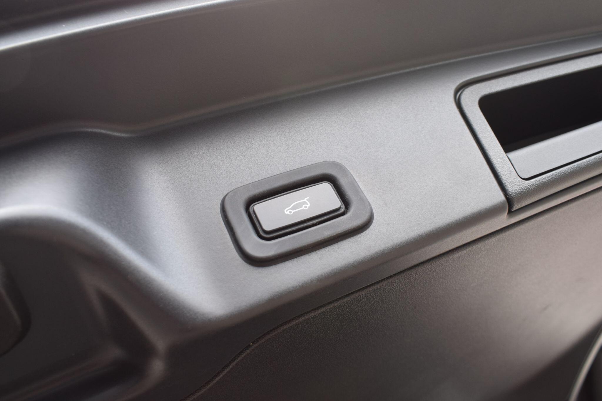 Land Rover Range Rover Evoque view 30
