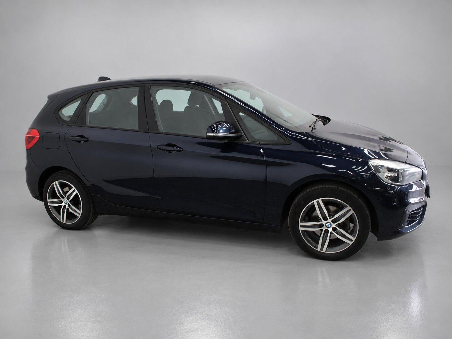 BMW 2 Series view 4