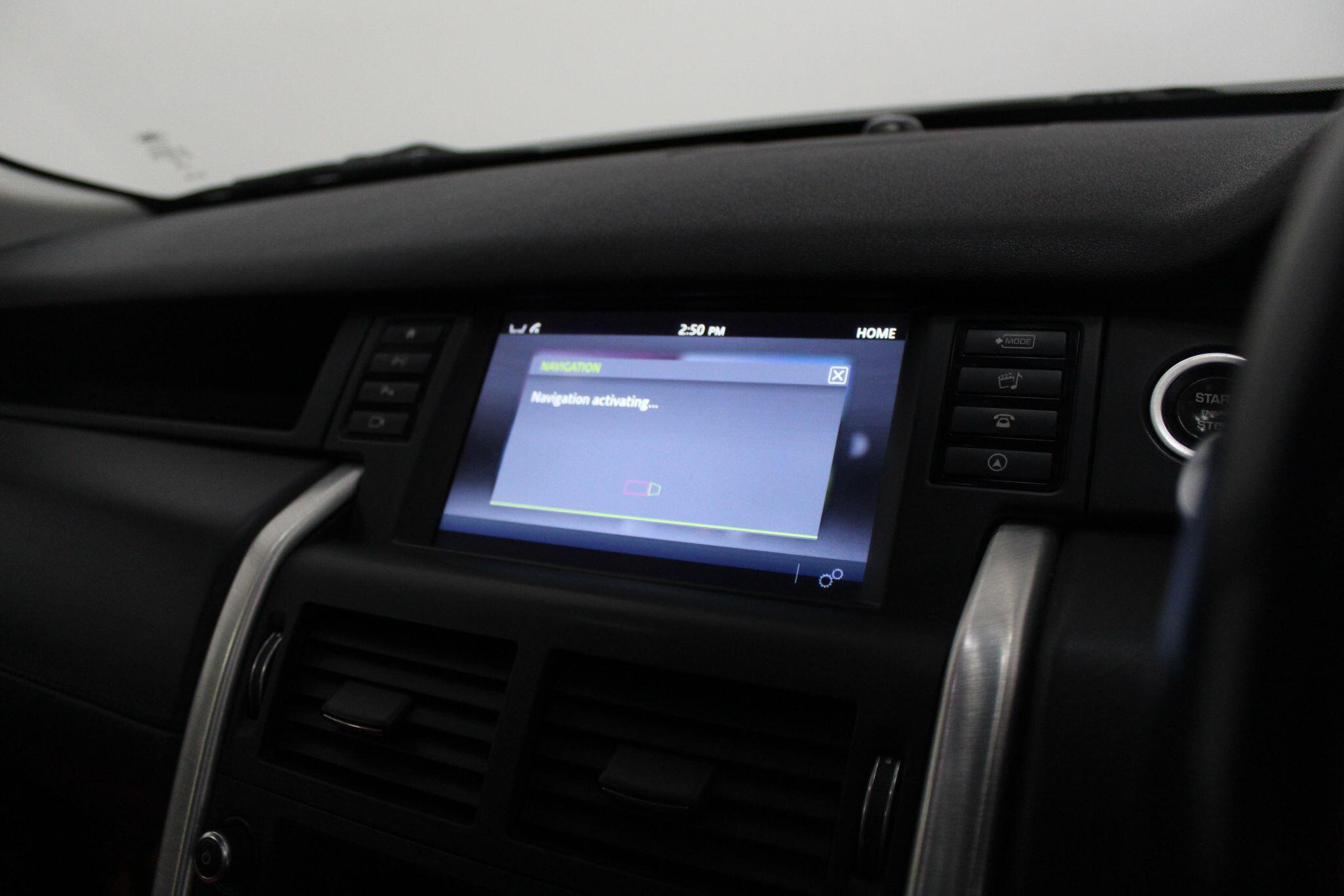 Land Rover Discovery Sport view 39