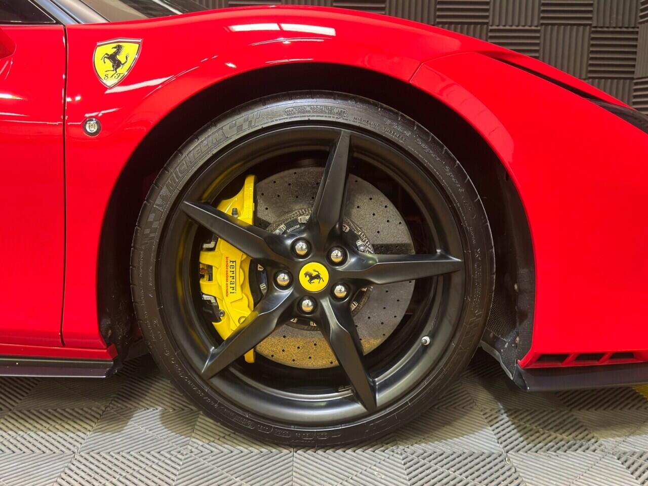 Ferrari F8 Tributo view 8