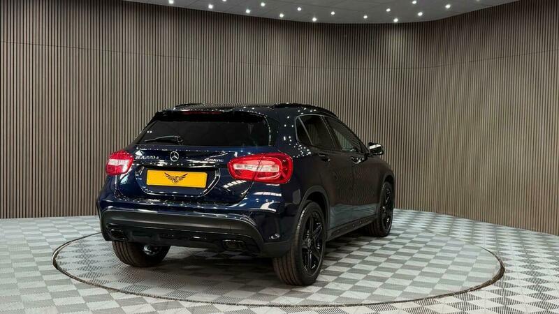 Mercedes-Benz GLA view 42