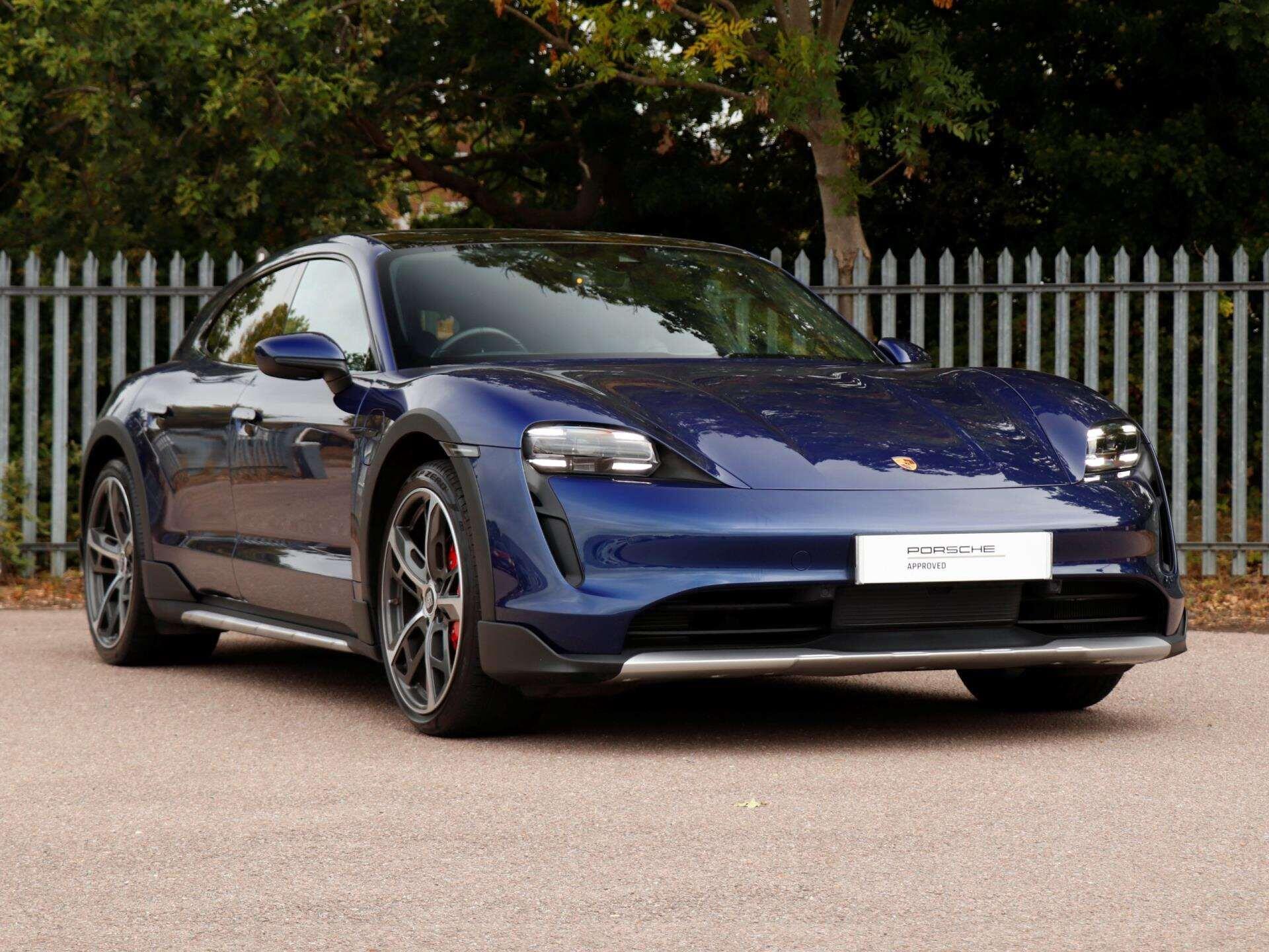 Porsche Taycan view 33