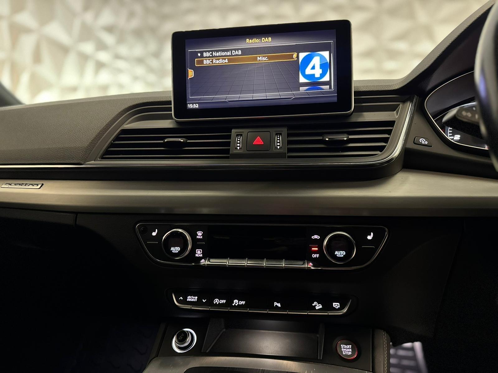 Audi SQ5 view 31