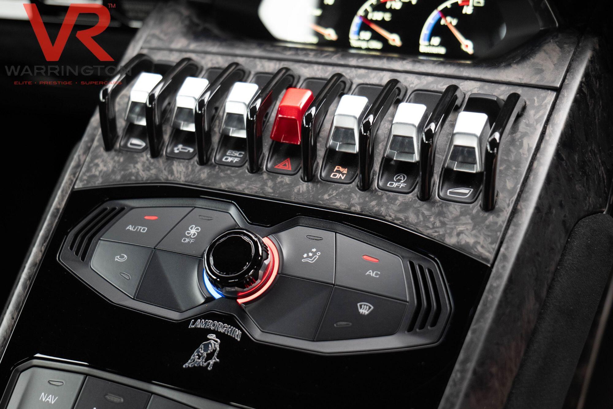 Lamborghini Huracan view 30
