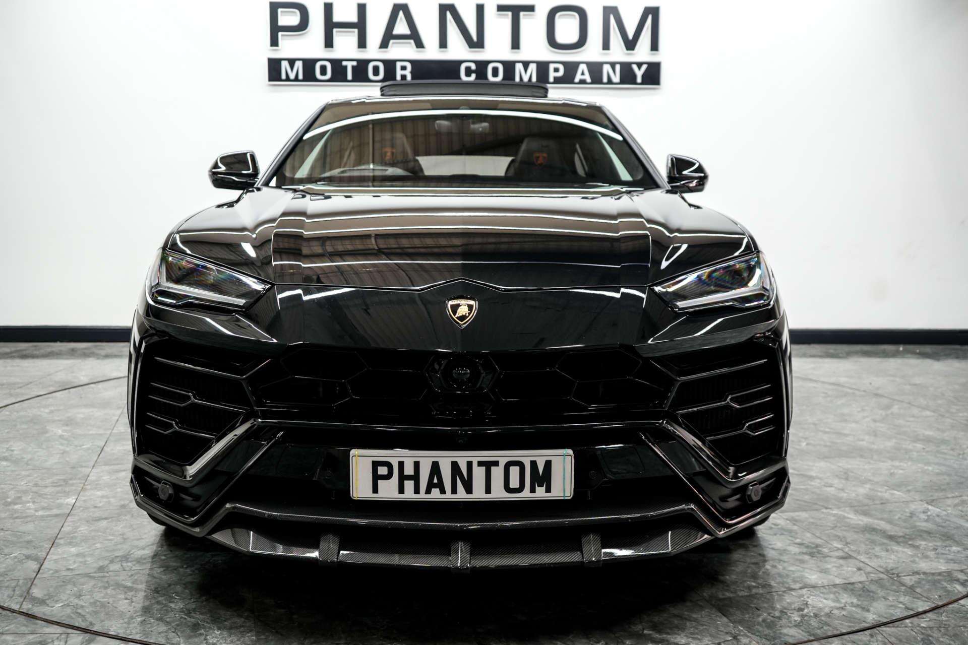 Lamborghini Urus view 5