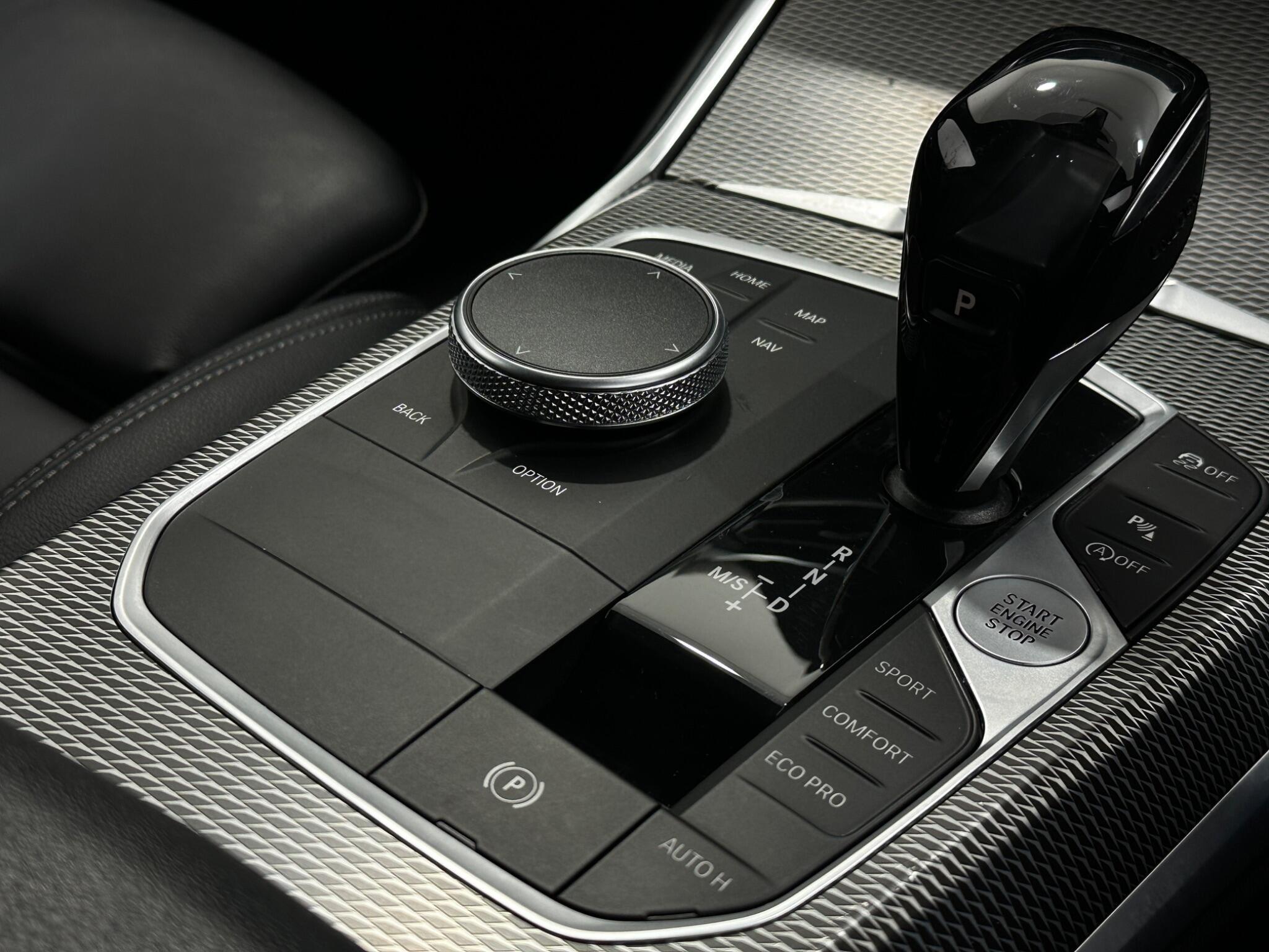 BMW 3 Series view 21