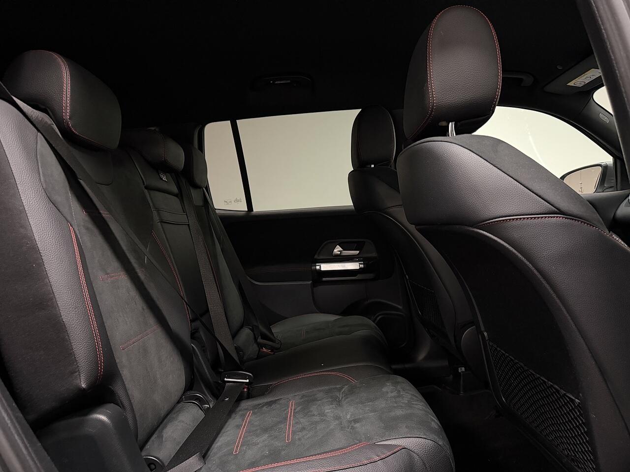 Mercedes-Benz GLB view 25