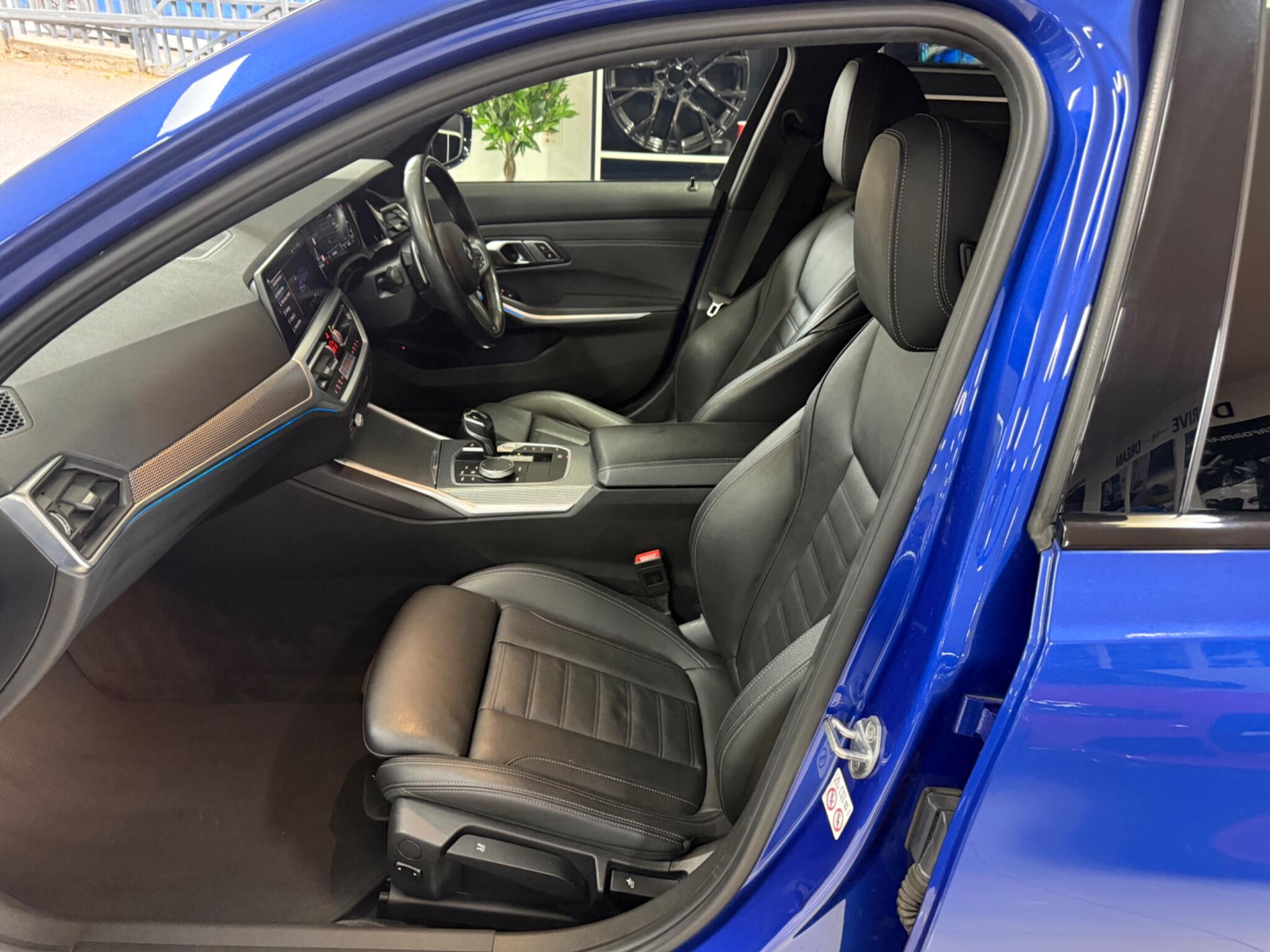 BMW 3 Series view 31
