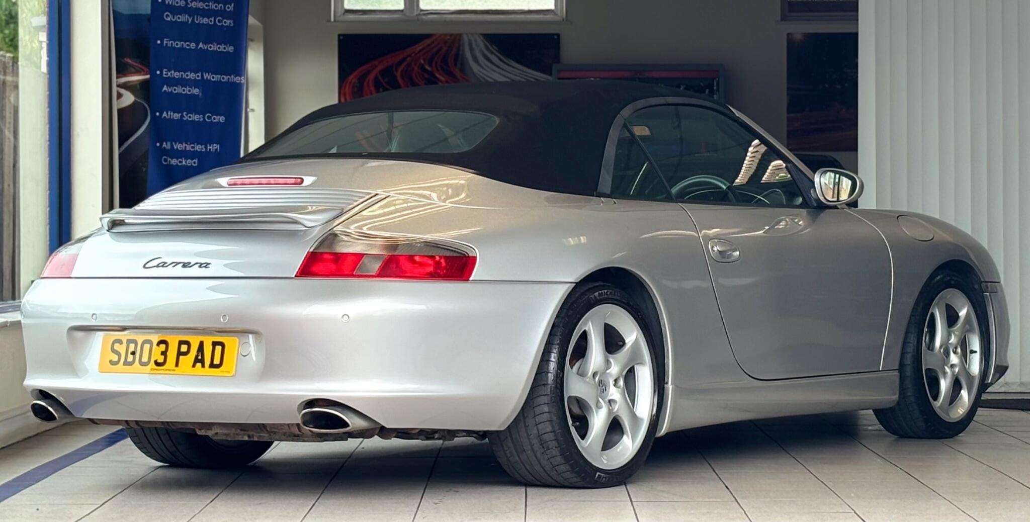 Porsche 911 view 10