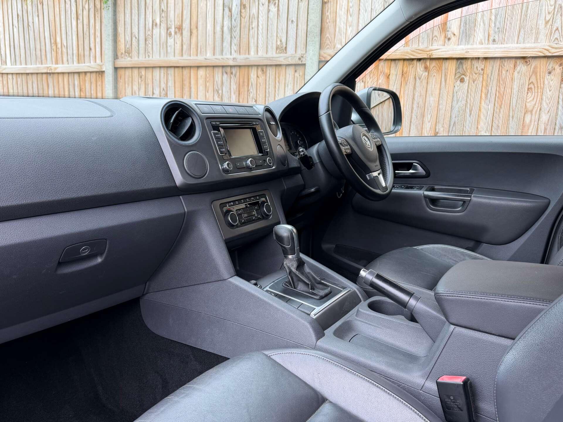 Volkswagen Amarok view 2