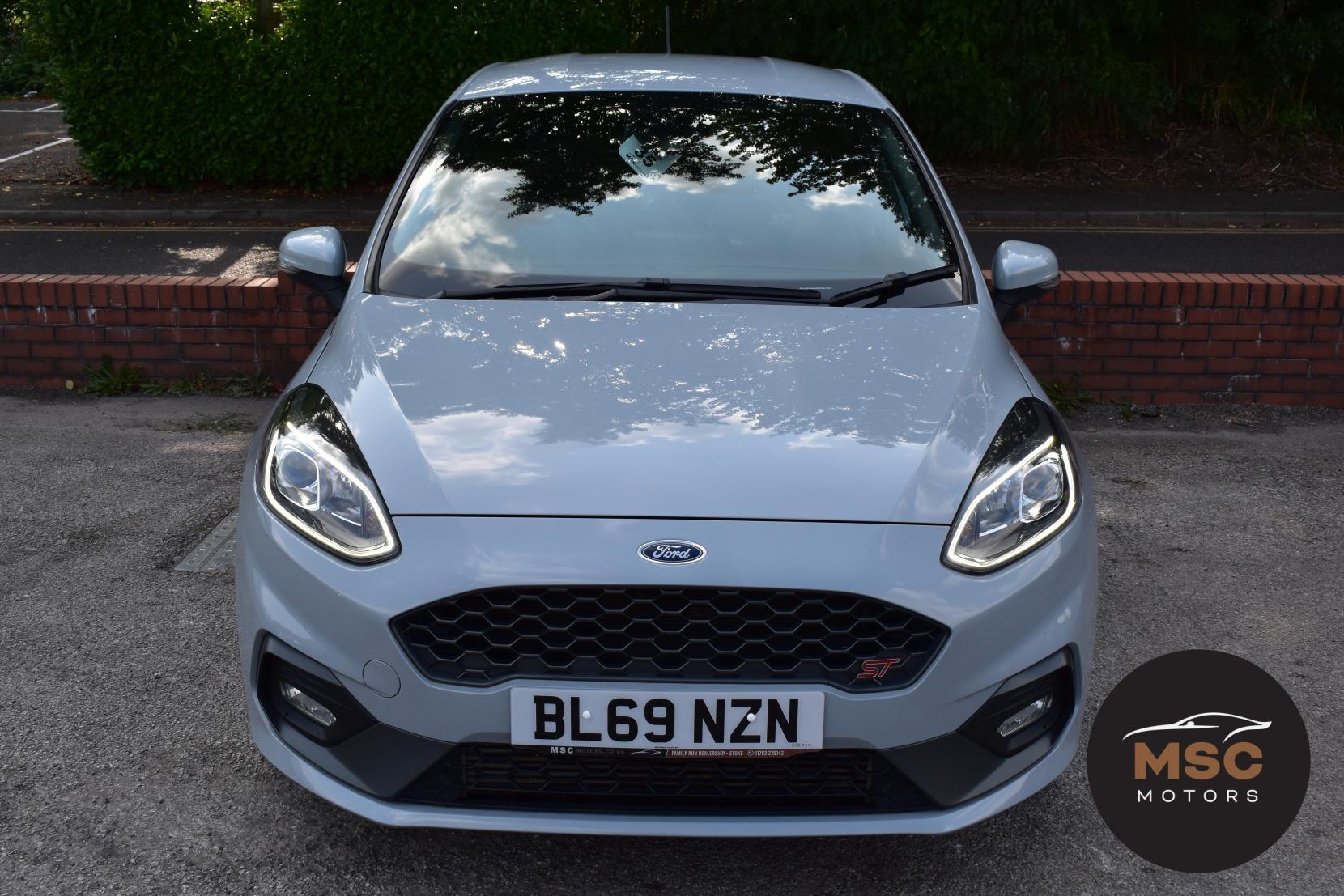 Ford Fiesta view 3