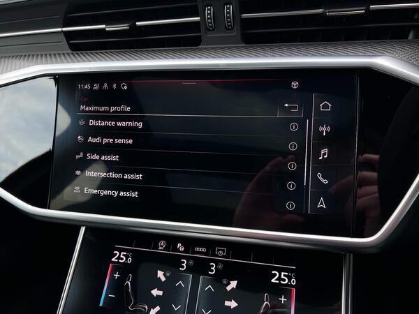 Audi RS6 Avant view 29