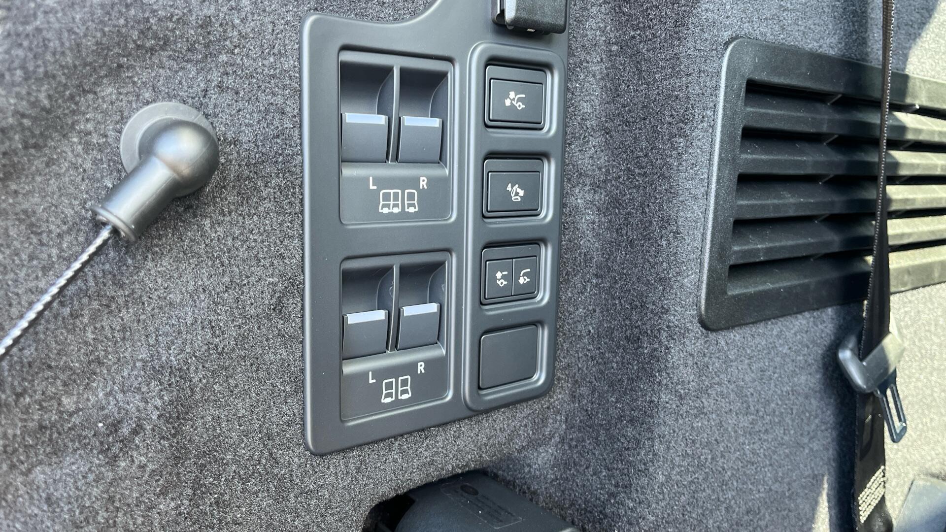 Land Rover Discovery view 54