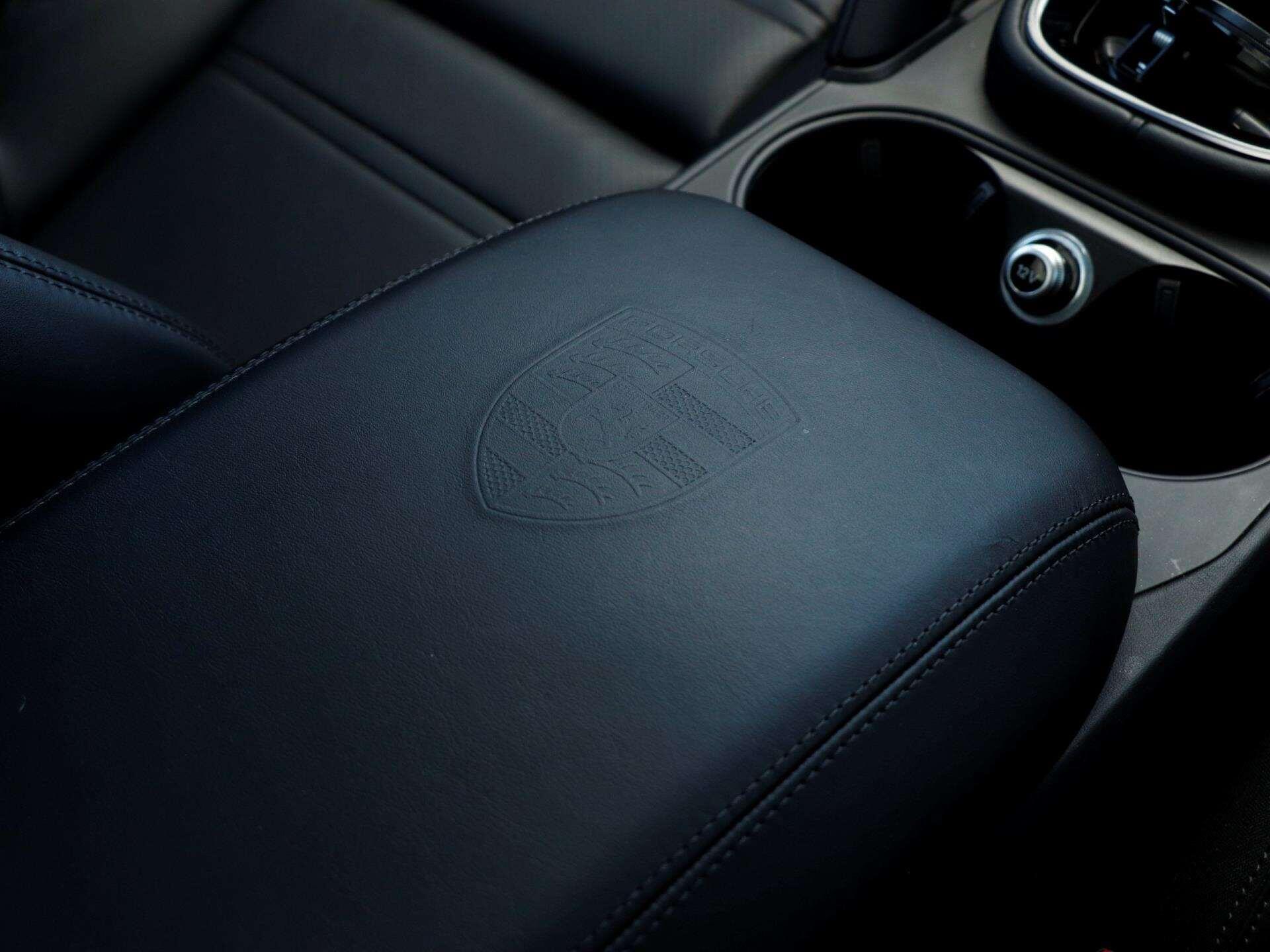 Porsche Cayenne view 23
