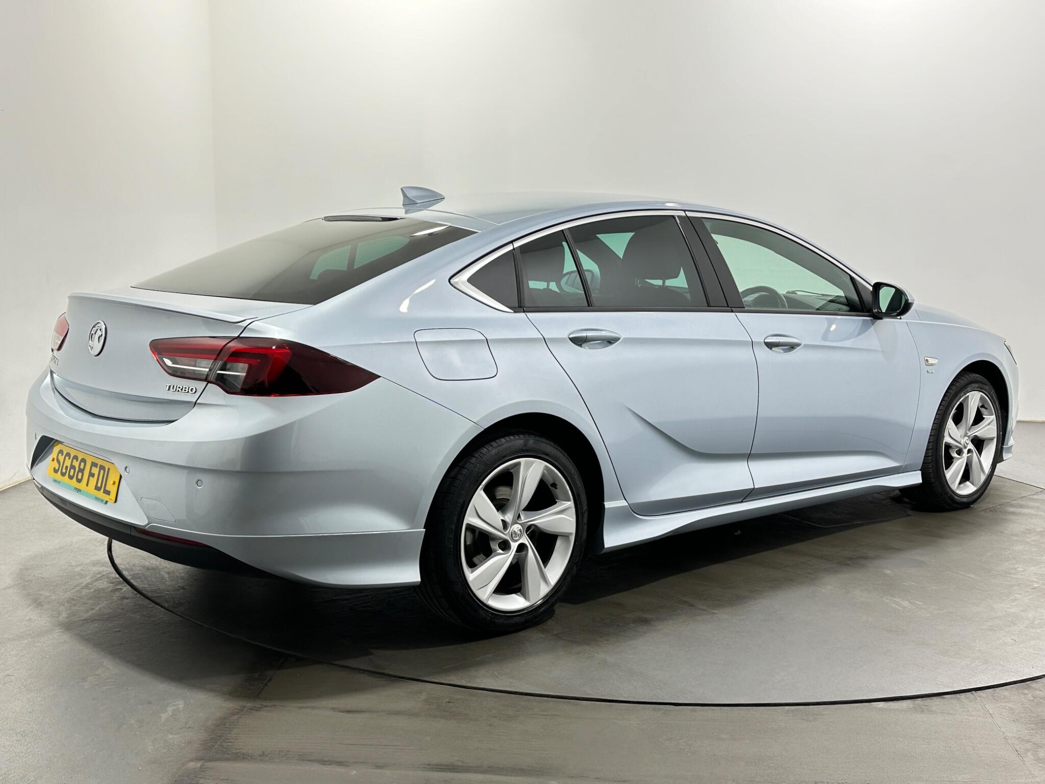 Vauxhall Insignia view 8