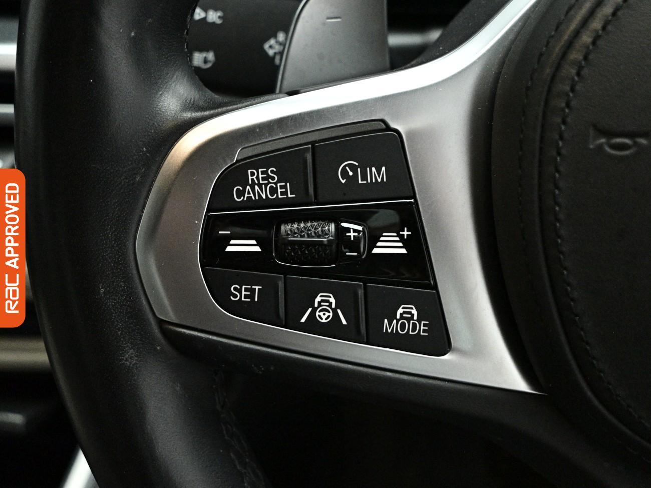BMW 3 Series view 22