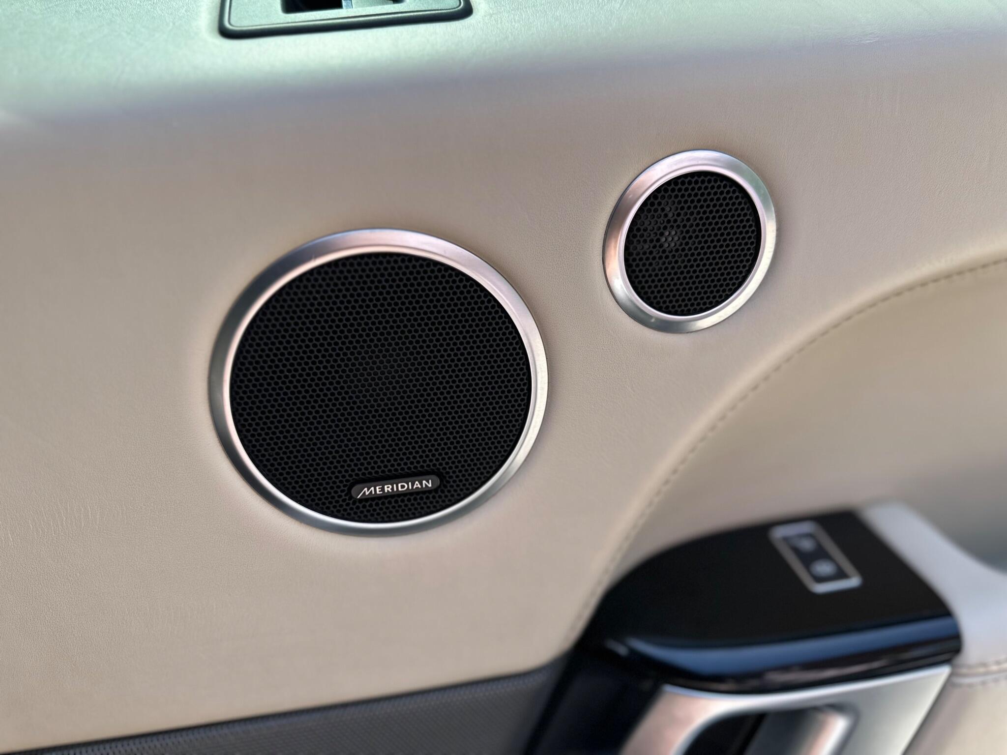Land Rover Range Rover Sport view 16