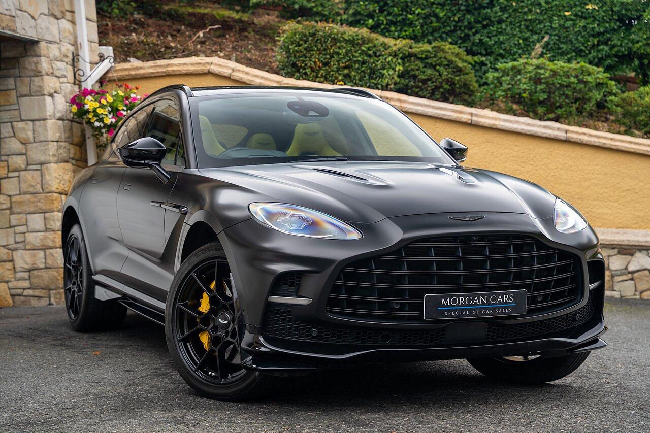 Aston Martin DBX view 35