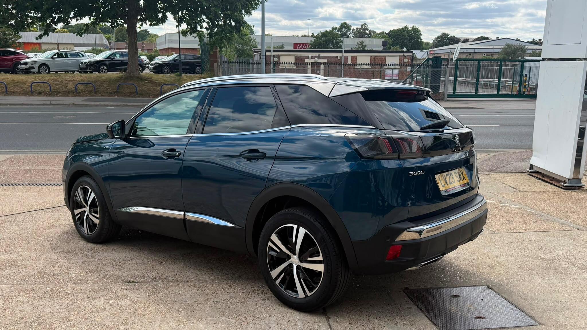 Peugeot 3008 view 11