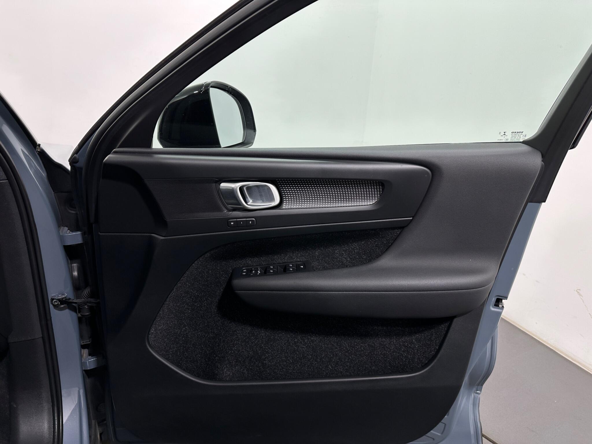 Volvo XC40 view 31