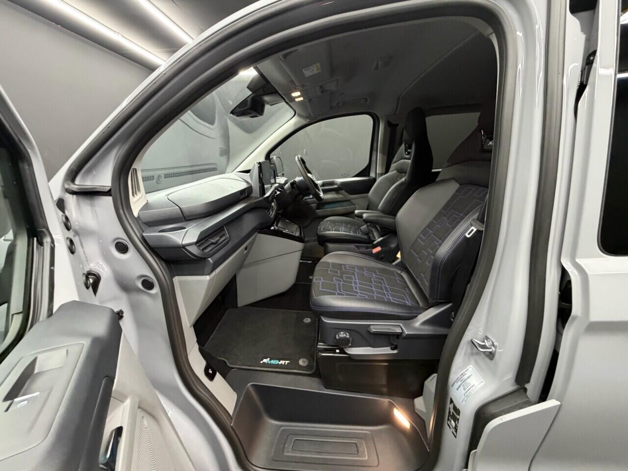 Ford Transit Custom view 36