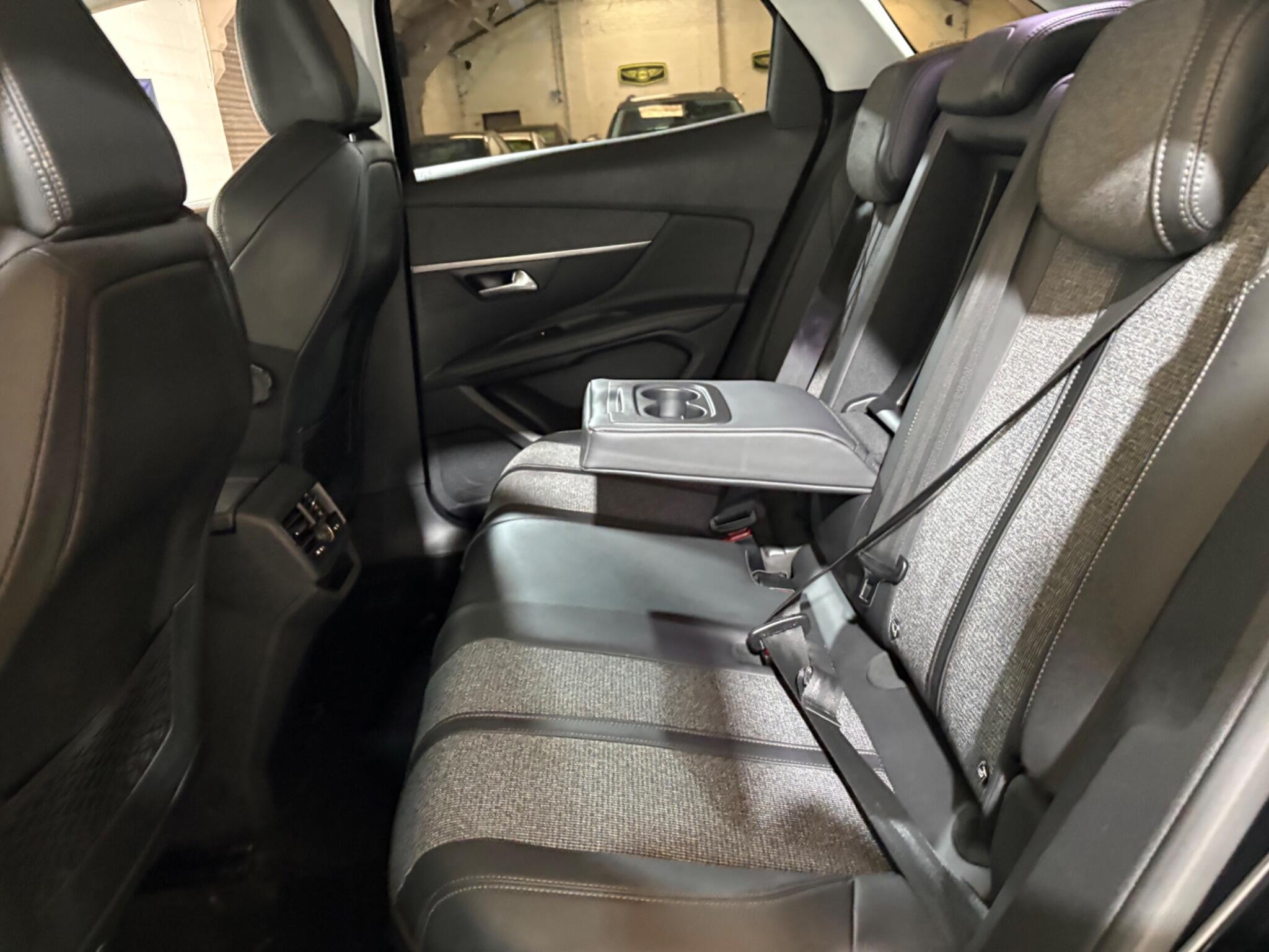 Peugeot 3008 view 25