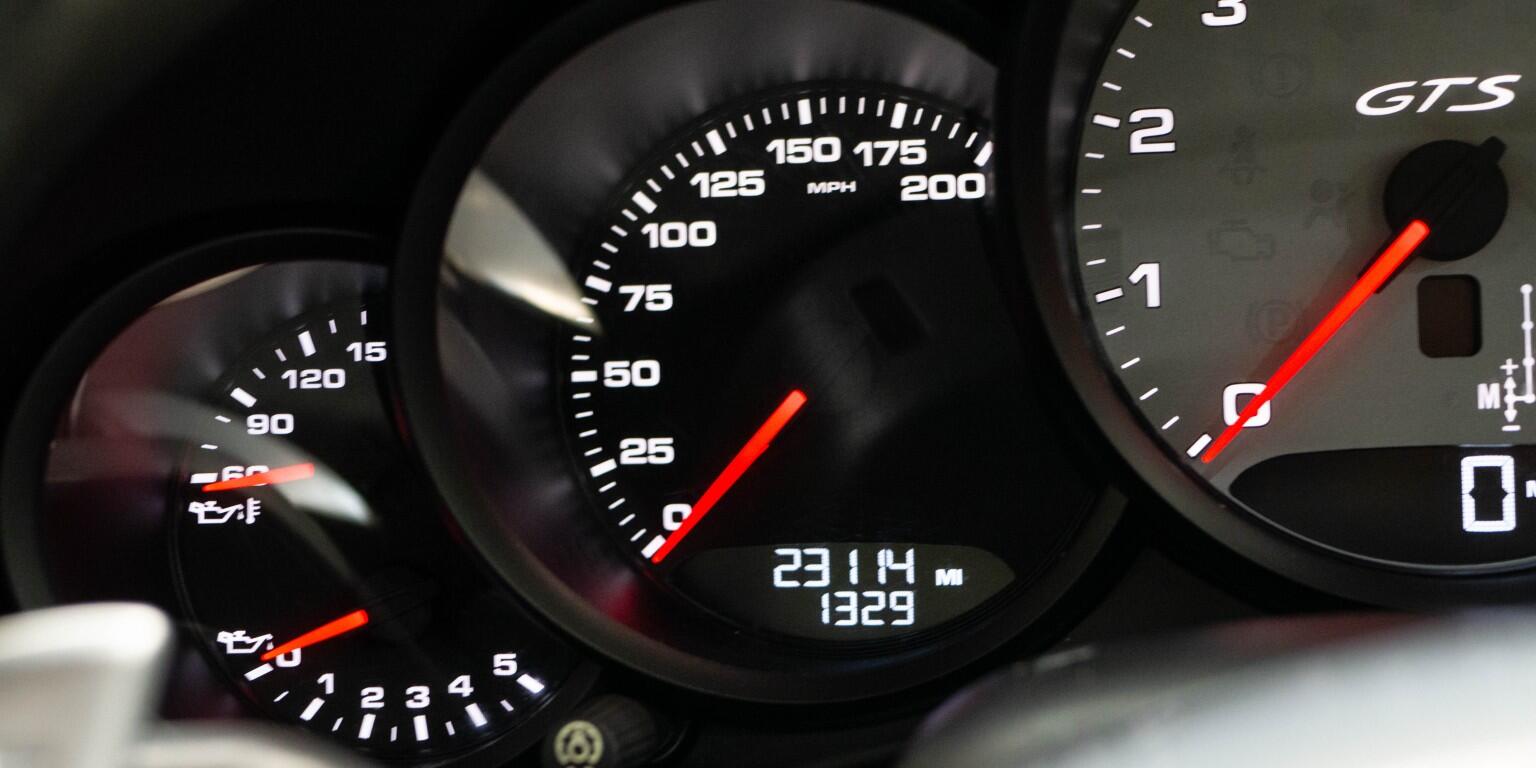 Porsche 911 view 36