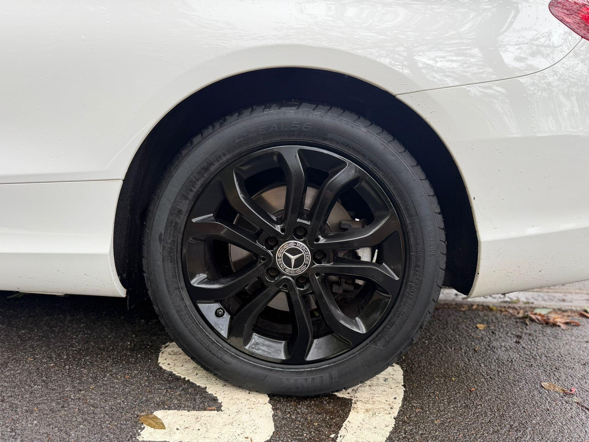 Mercedes-Benz C-Class view 28