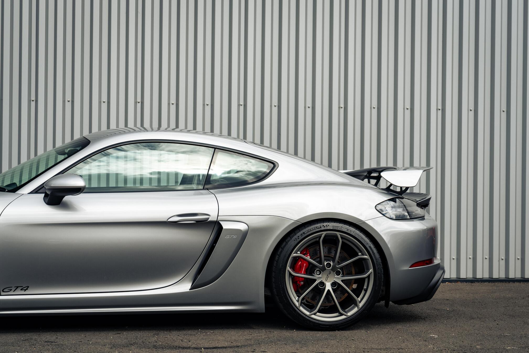Porsche 718 Cayman view 17