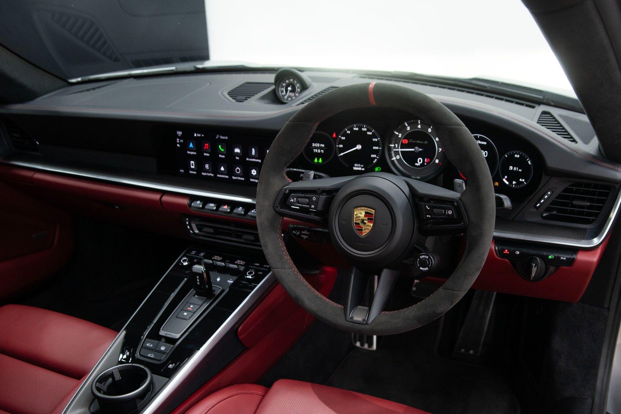 Porsche 911 view 3