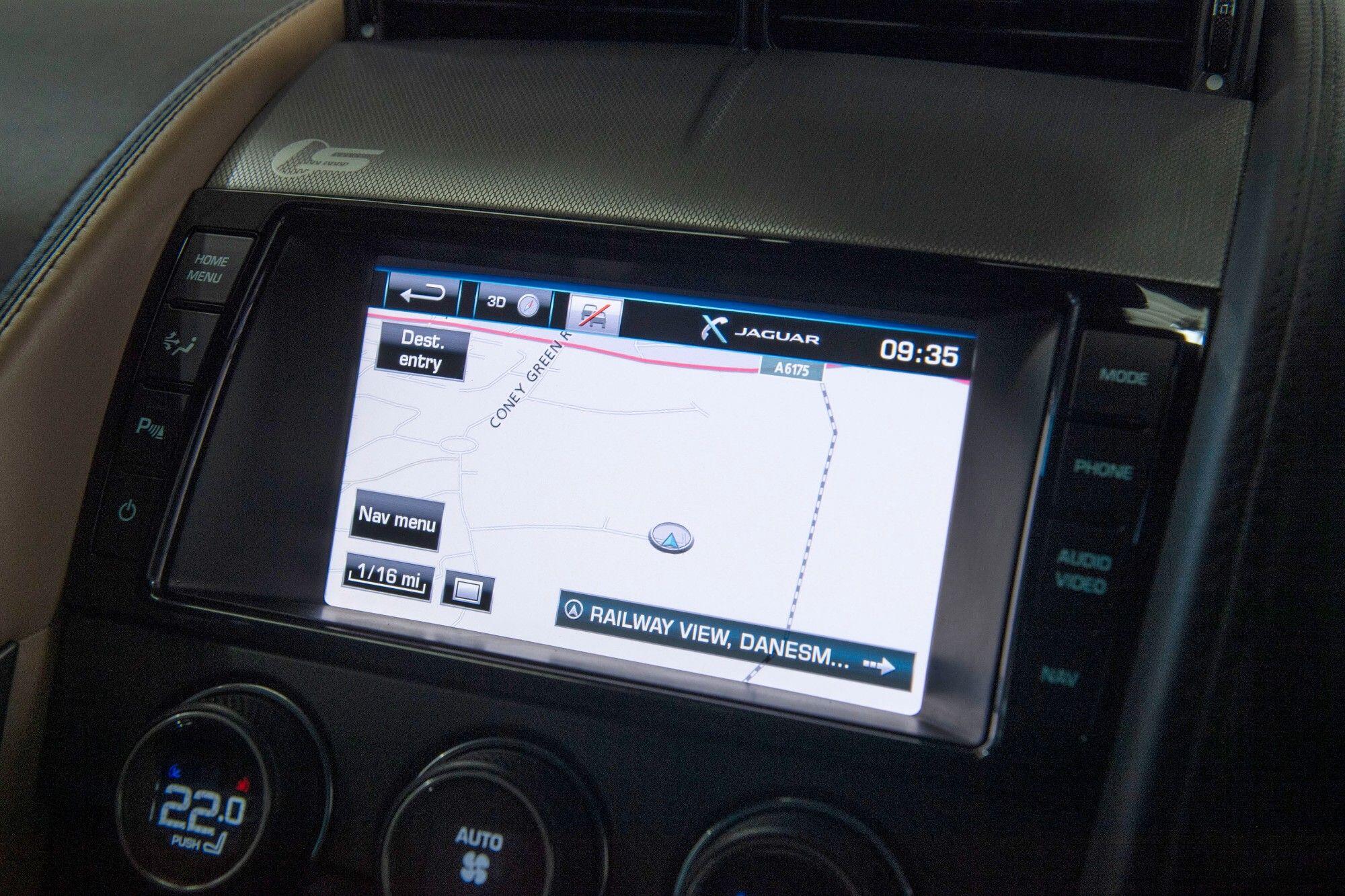 Jaguar F-Type view 21