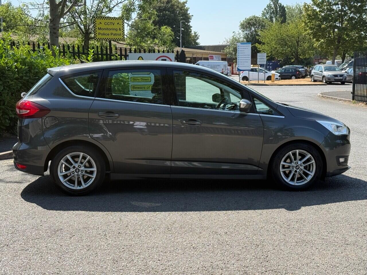 Ford C-Max view 8