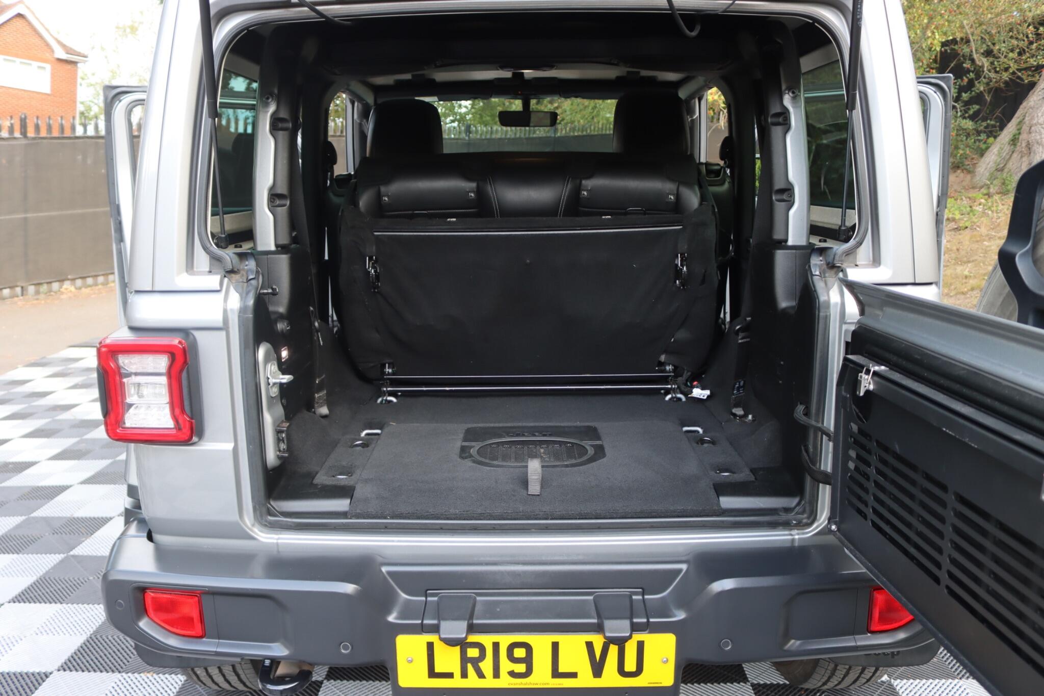 Jeep Wrangler view 29